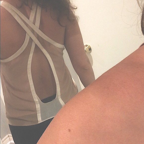 Beige cross back tank - Picture 5 of 5